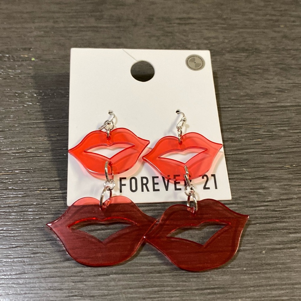 Lips 👄 earrings